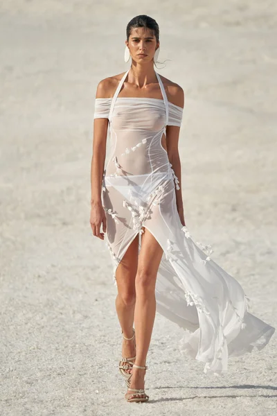 Look 14
